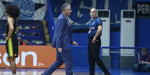 Ο Ηλίας Παπαθεοδώρου αποχωρεί από το παρκέ στην αναμέτρηση Περιστέρι - Μαρούσι