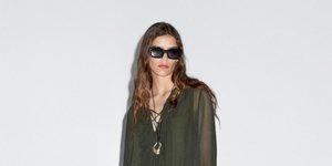 Τέσσερα κομψά φορέματα από τα Massimo Dutti που θα κρατήσετε για χρόνια -Αναβαθμίζουν τα all-day looks