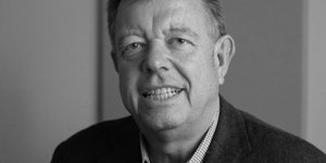 Ο Δρ Ρόναλντ Μαινάρντους κύριος ερευνητής στο Ελληνικό Ίδρυμα Ευρωπαϊκής και Εξωτερικής Πολιτικής (ΕΛΙΑΜΕΠ).