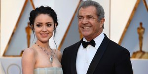 Μελ Γκίμπσον και η σεναριογράφος Ρόζαλιντ Ρος