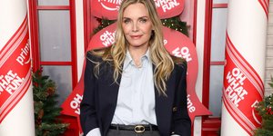 Στα 67 της, η Μισέλ Φάιφερ δείχνει σαν να μην την αγγίζει ο χρόνος