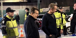 Σε μπλόκο της Τροχαίας για αλκοτέστ βρέθηκε το βράδυ του Σαββάτου ο πρωθυπουργός Κυριάκος Μητσοτάκης με τον υπουργό Προστασίας του Πολίτη Μιχάλη Χρυσοχοϊδη