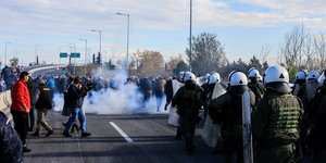 ΜΠΛΌΚΟ ΝΊΚΑΙΑ ΕΠΕΙΣΌΔΙΑ ΑΓΡΌΤΕΣ ΜΑΤ