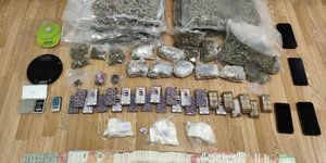 Όσα κατασχέθηκαν κατά τις τέσσερις συλλήψεις