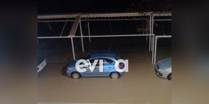 Κακοκαιρία Byron: Λίμνη ο παραλιακός δρόμος στη Νέα Στύρα Ευβοίας λόγω της νεροποντής