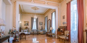 Μέσα στο νεοκλασικό της Σατωβριάνδρου