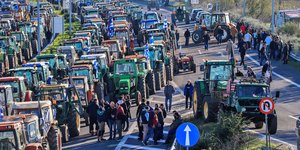 Φωτό από το αγροτικό μπλόκο στη Νίκαια