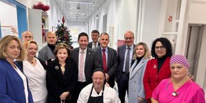 Ευχές και μηνύματα στήριξης στα Πανεπιστημιακά Νοσοκομεία παραμονή Πρωτοχρονιάς