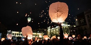 Νυχτα των ευχών στην πλατεία Κοτζιά 