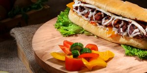 Στη συλλογική φαντασία το σάντουιτς είναι το πιο «αυτονόητο» φαγητό του σύγχρονου κόσμου: δύο κομμάτια ψωμί, κάτι ανάμεσά τους / PEXELS