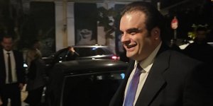 Στον «Καραβίτη» ο Κ. Πιερρακάκης με το οικονομικό επιτελείο, μετά την ψήφιση του προϋπολογισμού