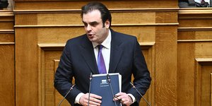 Πιερρακάκης: Ο προϋπολογισμός ενισχύει την αγοραστική δύναμη των εργαζομένων -1η Απριλίου η νέα αύξηση στον κατώτατο