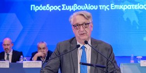 Μιχάλης Πικραμένος 