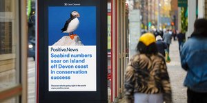 Το 2025 ήταν μια χρονιά που, παρά τον θόρυβο, τις αγωνίες και τη διαρκή αίσθηση κρίσης, άφησε πίσω της μια αλυσίδα από μικρές και μεγάλες αποδείξεις ότι ο κόσμος δεν κινείται μόνο προς την επιδείνωση / SHUTTERSTOCK