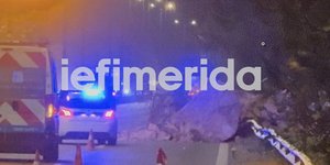 Έπεσαν βράχοι στο ύψος του Δαφνίου
