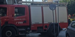 Πυροσβεστικό στο σούπερ μάρκετ, μετά την πτώση του ασανσέρ