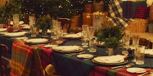 Γιατί όλοι μιλούν για το «Ralph Lauren», τη χριστουγεννιάτικη τάση που επιστρέφει στο παραδοσιακό