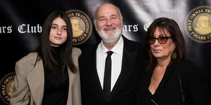 Από αριστερά η Ρόνι Ράινερ, ο Ρομπ Ράινερ και η Μισέλ Ράινερ