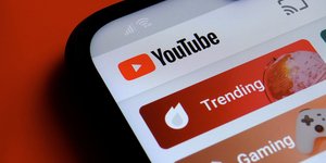 Τα κορυφαία trends της χρονιάς δείχνουν πως η κουλτούρα δεν διαδίδεται πλέον μόνο από τα μεγάλα στούντιο, αλλά αντίστροφα / SHUTTERSTOCK