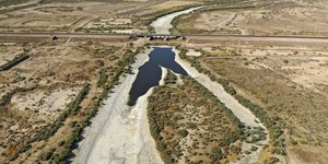 Η ρύπανση, η δραματική μείωση της ροής του και η κλιματική αλλαγή απειλούν να μετατρέψουν έναν από τους ιστορικότερους ποταμούς του κόσμου σε ένα αποσπασματικό, επιβαρυμένο υδάτινο σώμα / GETTY