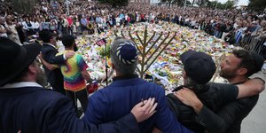 Πένθος στο Σίδνεϊ μετά την τρoμοκρατική επίθεση στην παραλία Μπόντι