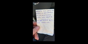 σημείωμα σε αυτοκίνητο