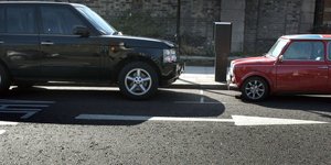 Το φαινόμενο του carspreading δεν αποτελεί πια μια τεχνική λεπτομέρεια της αυτοκινητοβιομηχανίας αλλά μια βαθιά κοινωνική, περιβαλλοντική και πολεοδομική πρόκληση / SHUTTERSTOCK