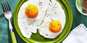 Η μάχη για το τέλειο βραστό αυγό έχει μετατρέψει τις κουζίνες σε πεδία αντιπαράθεσης εδώ και δεκαετίες / SHUTTERSTOCK