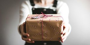 Τι αποκαλύπτει ο τρόπος που τυλίγετε τα δώρα