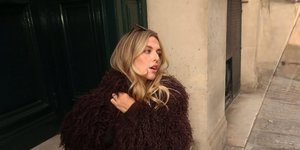 Οι αφράτες, παιχνιδιάρικες τσάντες των ’00s επιστρέφουν πιο εκκεντρικές από ποτέ -Θα τις βλέπουμε παντού το 2026