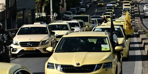 Απεργούν και σήμερα οι οδηγοί ταξί 