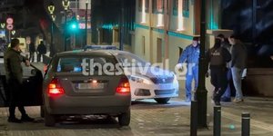 Επίθεση με μολότοφ στο περιπολικό πίσω από το Τουρκικό Προξενείο