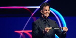 O Τομ Μπρέιντι στη κλήρωση του Μουντιάλ