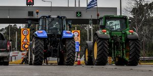 Τρακτέρ σε διόδια