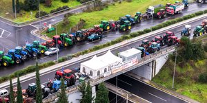 Τρακτέρ στο μπλόκο Μπράλου