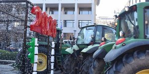 Τρακτερ στην πλατεία της Λάρισας