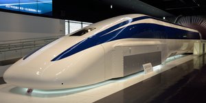 υπερηχητικό τρένο