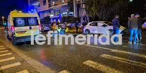 Το ΕΚΑΒ στο τροχαίο που έγινε στο Χαλάνδρι