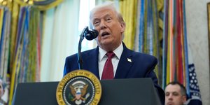 Ο Ντόναλντ Τραμπ στο Οβάλ Γραφείο την Τρίτη 16 Δεκεμβρίου 2025