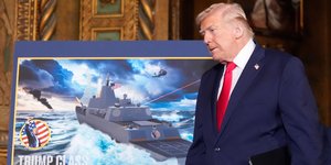 Ο Τραμπ παρουσίασε τα νέα υπερσύγχρονα πλοία του Πολεμικού Ναυτικού