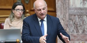 Ο υπουργός Αγροτικής Ανάπτυξης Κ. Τσιάρας στη Βουλή