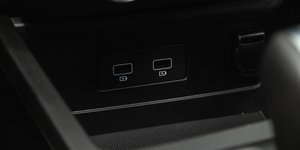 Είσοδος USB στο αυτοκίνητο 