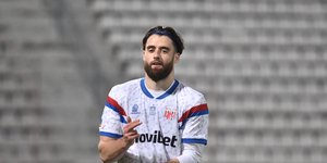 Με «εξάρα» και χατ-τρικ του Χάμουλιτς, ο Βόλος συνέτριψε το Αιγάλεω