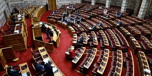 Βουλή: Κόντρα Θεοδωρικάκου-Φάμελλου για τον... εξώστη