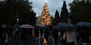 Βροχή στο κέντρο της Αθήνας