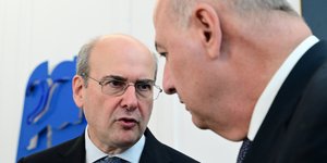 Κωστης Χατζηδάκης, Κώστας Τσιάρας