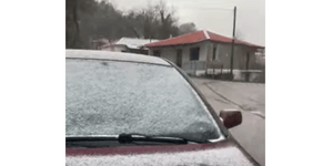 Οι πρώτες νιφάδες στην ορεινή Φθιώτιδα