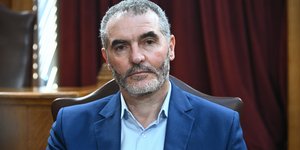 Ο Μανώλης Χνάρης στην Εξεταστική για ΟΠΕΚΕΠΕ