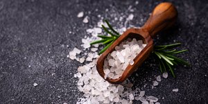 Μίγμα χοντρού αλατιού και δενδρολίβανου