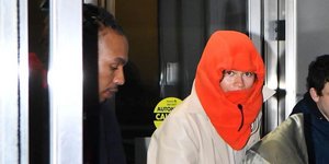 Η Ζεντάγια με μπαλακλάβα